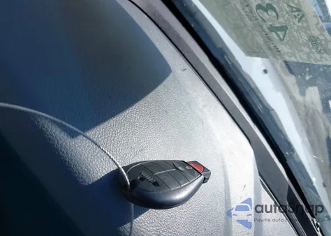 2017 Ram 1500 Tradesman 4X2 6'4 Box z USA, uszkodzony, nr VIN 1C6RR6FG4HS860852